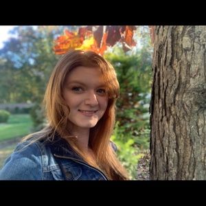 Meet your Posher, Alexis